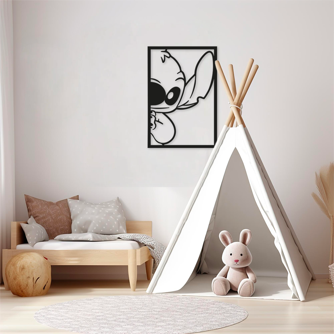 Décoration Murale en Métal Silhouette Stitch "P.F"